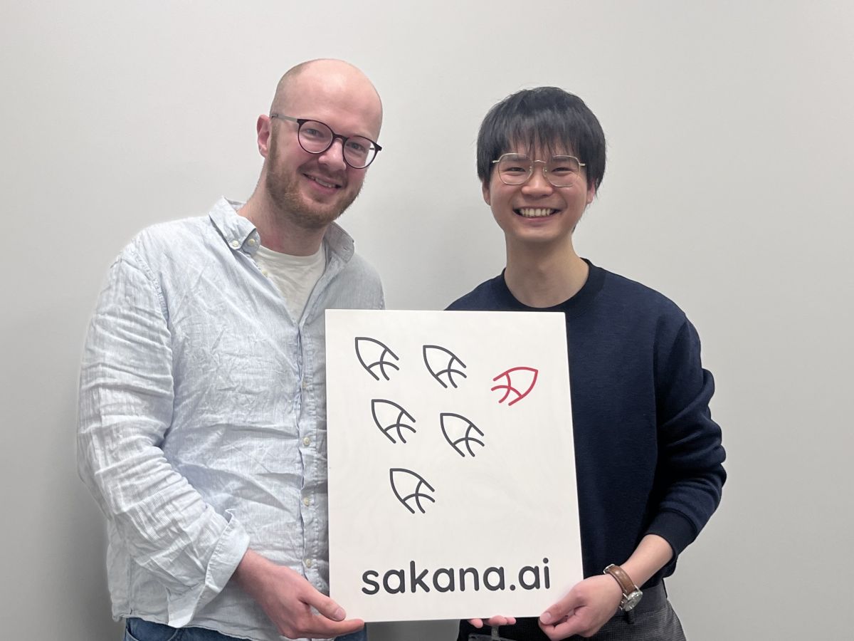 Sakana AIのRobert Lange Research Scientist（左）とRujikorn Charakorn Research Scientist（右）