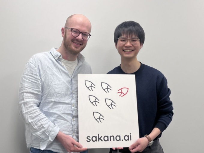 Sakana AIのRobert Lange Research Scientist(左)とRujikorn Charakorn Research Scientist(右)