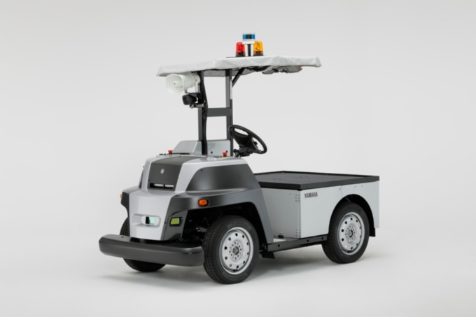 構内の建屋間運搬に導入した、特定条件下で完全無人運転のレベル4の自動運転車と同種の車両(写真:eve autonomy)