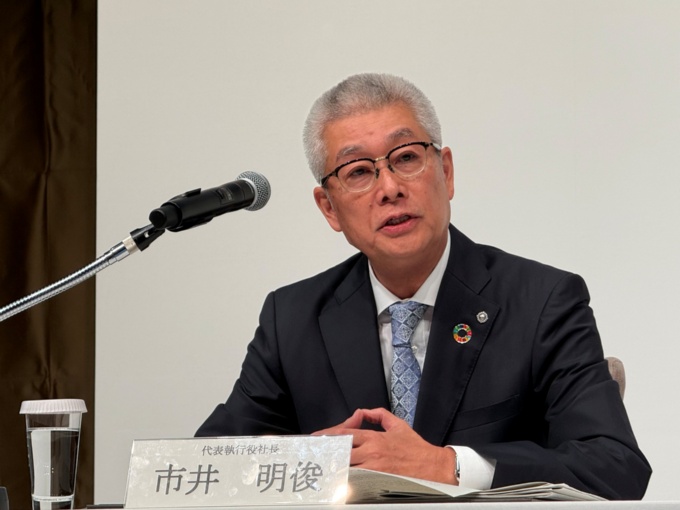 NSKの市井氏は、中国など台頭する新興勢力への危機感をあらわにする(写真:日経クロステック)
