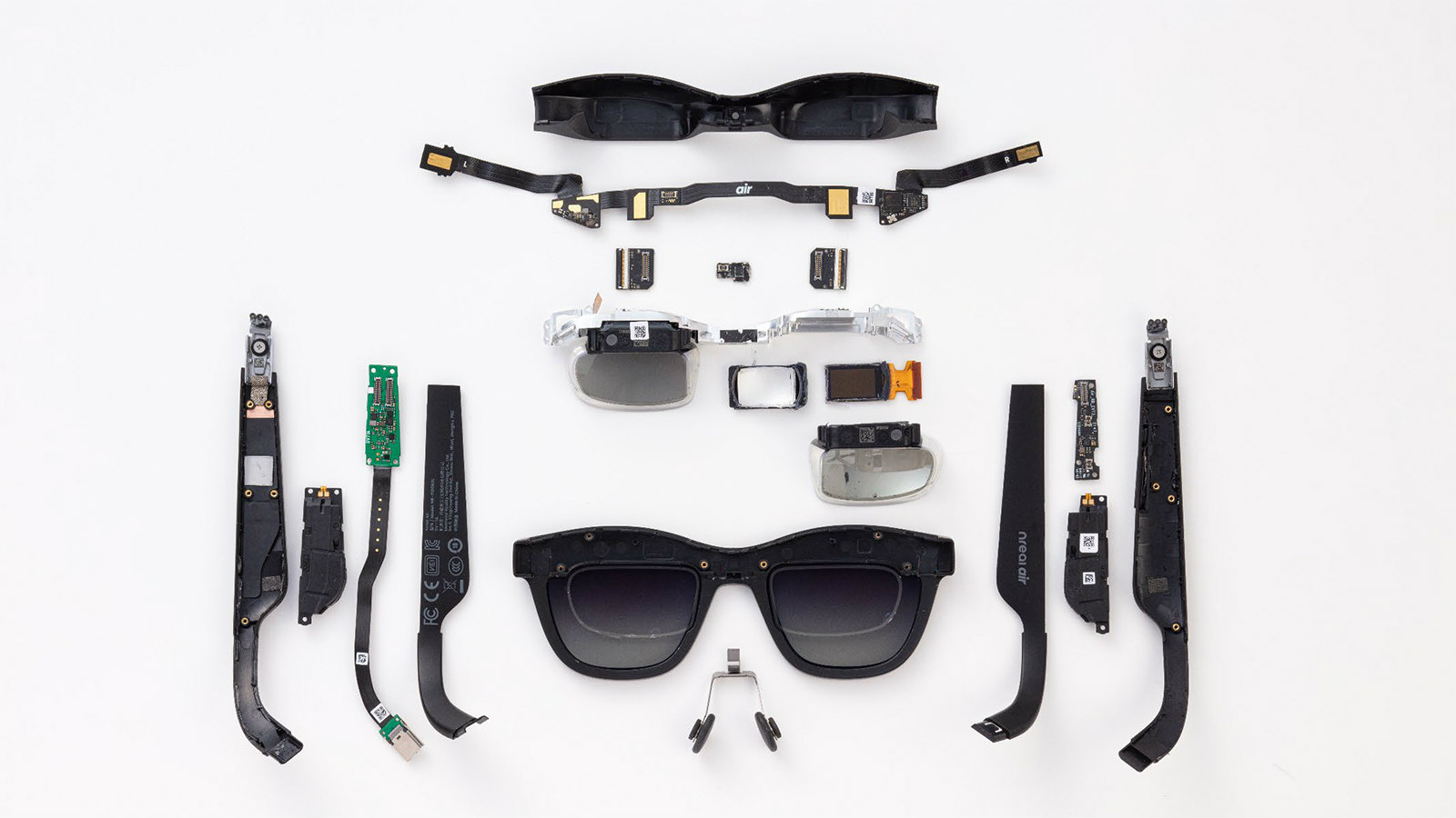Ray-Ban印スマートグラス、ほぼアクションカメラ 基板はツルに | 日経