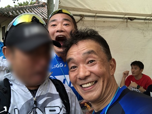 ゴール会場でSUBARUの宣伝部長小島さんに邂逅。「ちょうどSUBARUの記事を書いたばかりなんですよ」と話すと、「あ、そうなんですか」と。宣伝と広報は違うのね(笑)。