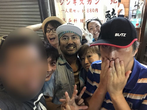 酔ってそぞろ歩いていたら、スノーボードの後藤伸介選手と邂逅。「それじゃ一緒に」と3軒目に突入。遅くまで飲みました。