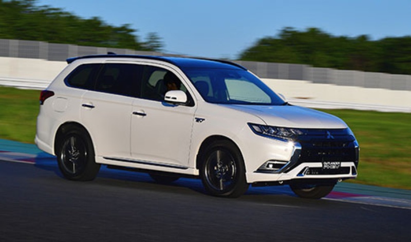 新型アウトランダー エンジン拡大でevらしく 日経クロステック Xtech 新型アウトランダー エンジン拡大でevらしく 日経クロステック Xtech