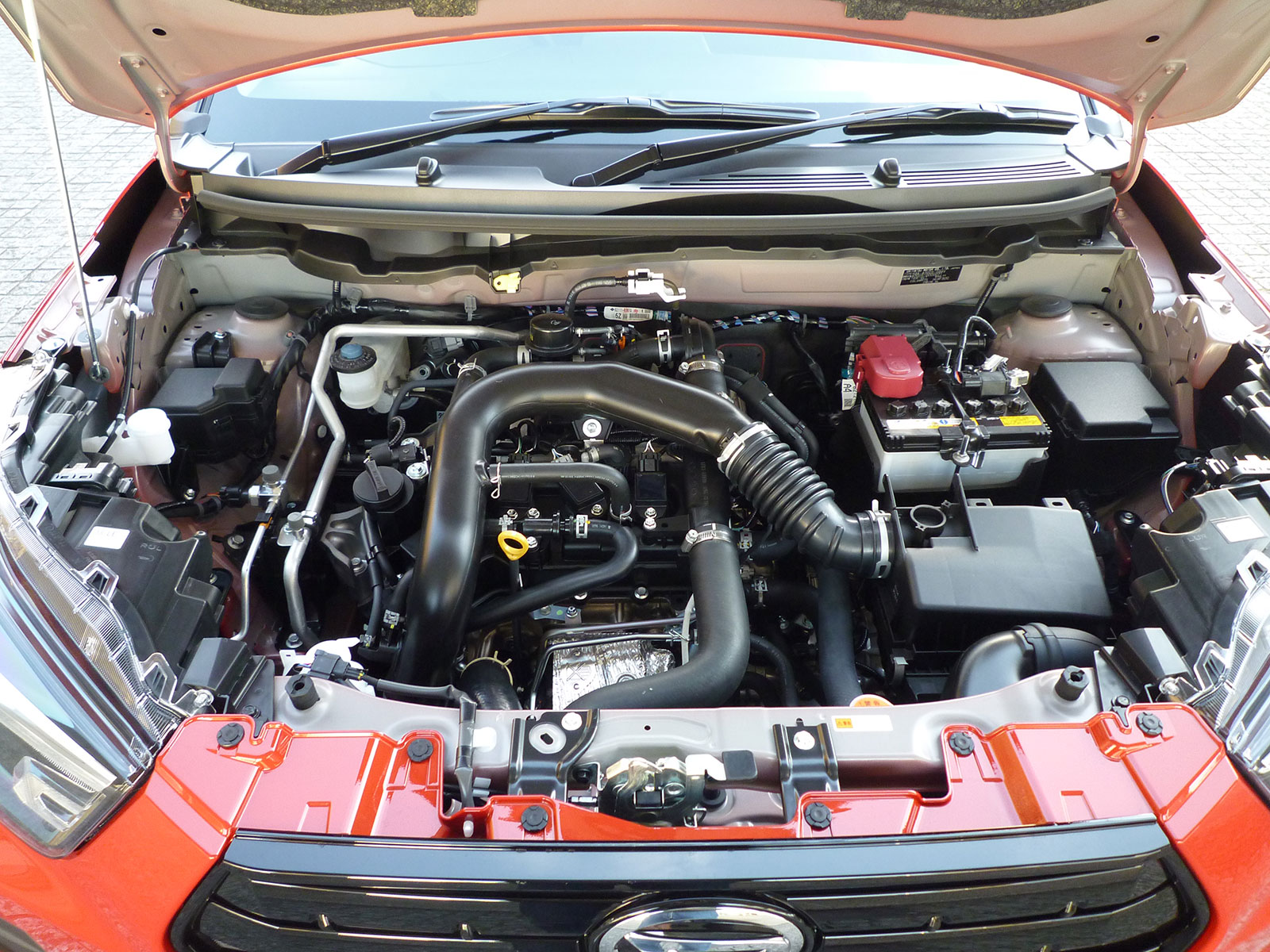 ダイハツ ロッキー トヨタ ライズ はギア付きcvtで鋭い加速 テレスコピックなしは残念 日経クロステック Xtech