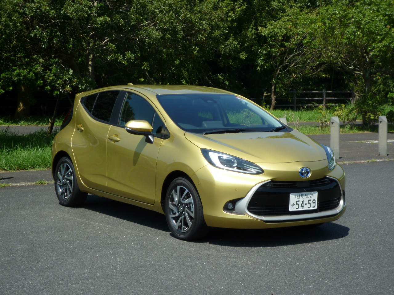 トヨタ アクア 電池で変わる乗り味 課題はワンペダルか 日経クロステック Xtech