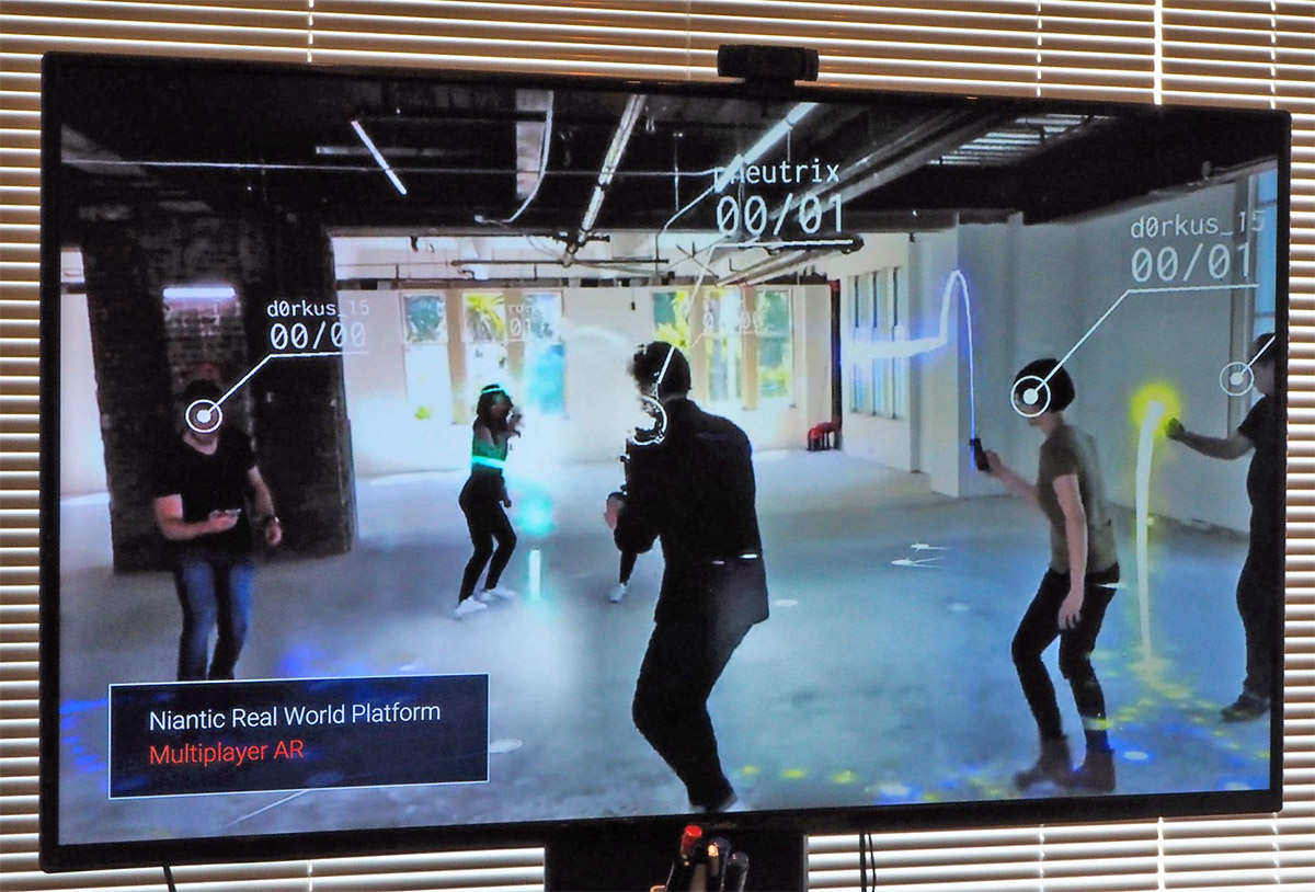 ナイアンティックはARコンテンツ開発を助ける「Niantic Real World Platform」の開発を進めているが、Tokyo Studioではあくまでゲームを開発していくとのこと。写真は2018年8月2日の「Niantic: Tokyo Studio プレスラウンドデーブル」より（筆者撮影）