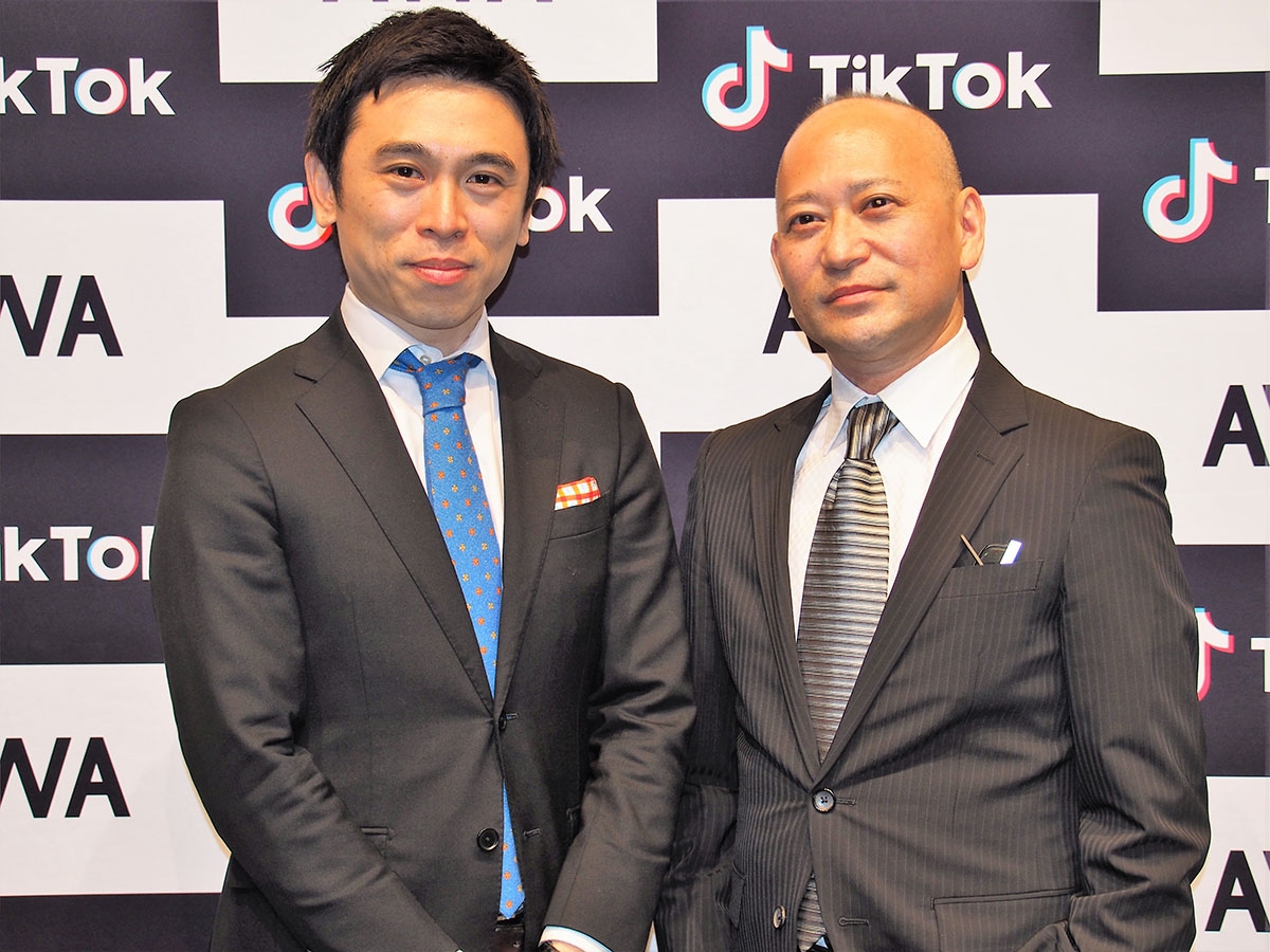 提携を発表したBytedanceの井藤理人氏（右）とAWAの代表取締役社長である小野哲太郎氏（左）。今後は両社で、TikTokを活用した新人アーティストの発掘なども進めていきたいとしている。写真は2018年12月11日の「SKE48」TikTokerデビューお披露目会より（筆者撮影） 