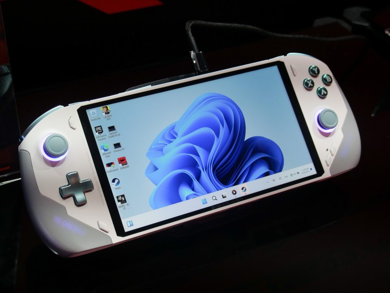 なぜ「ポータブルゲーミングPC」が盛り上がり、ゲーミングスマホが不振なのか