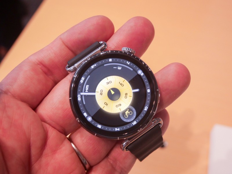 猛暑の中でソニーの「REON POCKET 4」を使ってみた、身に着ける