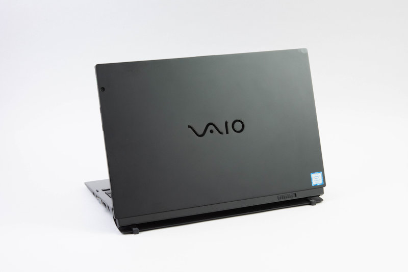 ひっくり返らない2in1、VAIO A12に舌を巻く | 日経クロステック（xTECH）