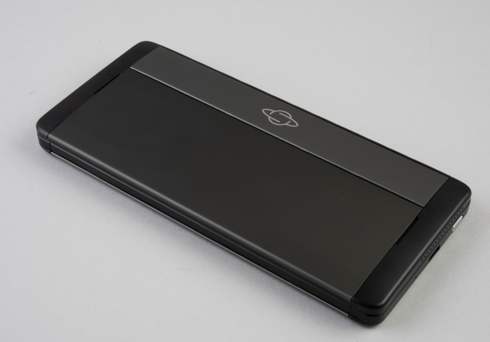 万人向けではないのが魅力、Androidデバイス「Gemini PDA