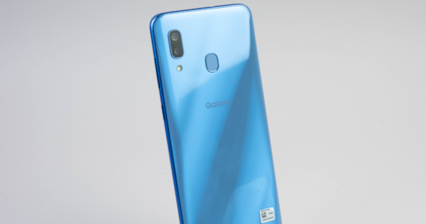 Samsung Galaxy A7 本体 青 Blue ブルー 楽天モバイル Galaxy A7（楽天モバイル版）のレビュー！実機を使って感じた良い