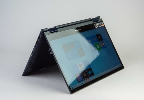 テントスタイルは映像視聴に向いている