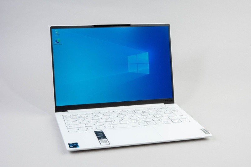 スタイリッシュな軽量ノートpc Yoga Slim 750i Carbon 課題はキーボード 日経クロステック Xtech