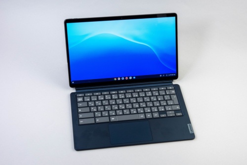 IdeaPad Duet 560 Chromebook。今回レビューした量販店モデルの82QS001UJP