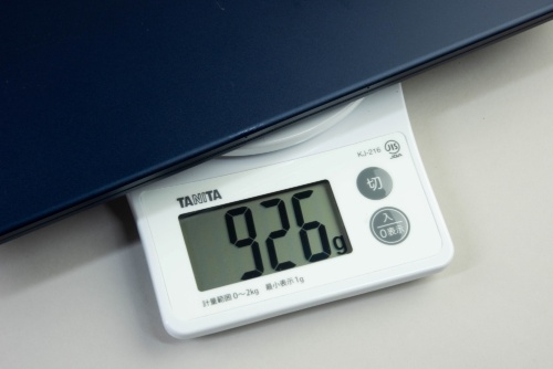 キッチンスケールで計測したところ926gとカタログ値より軽かった