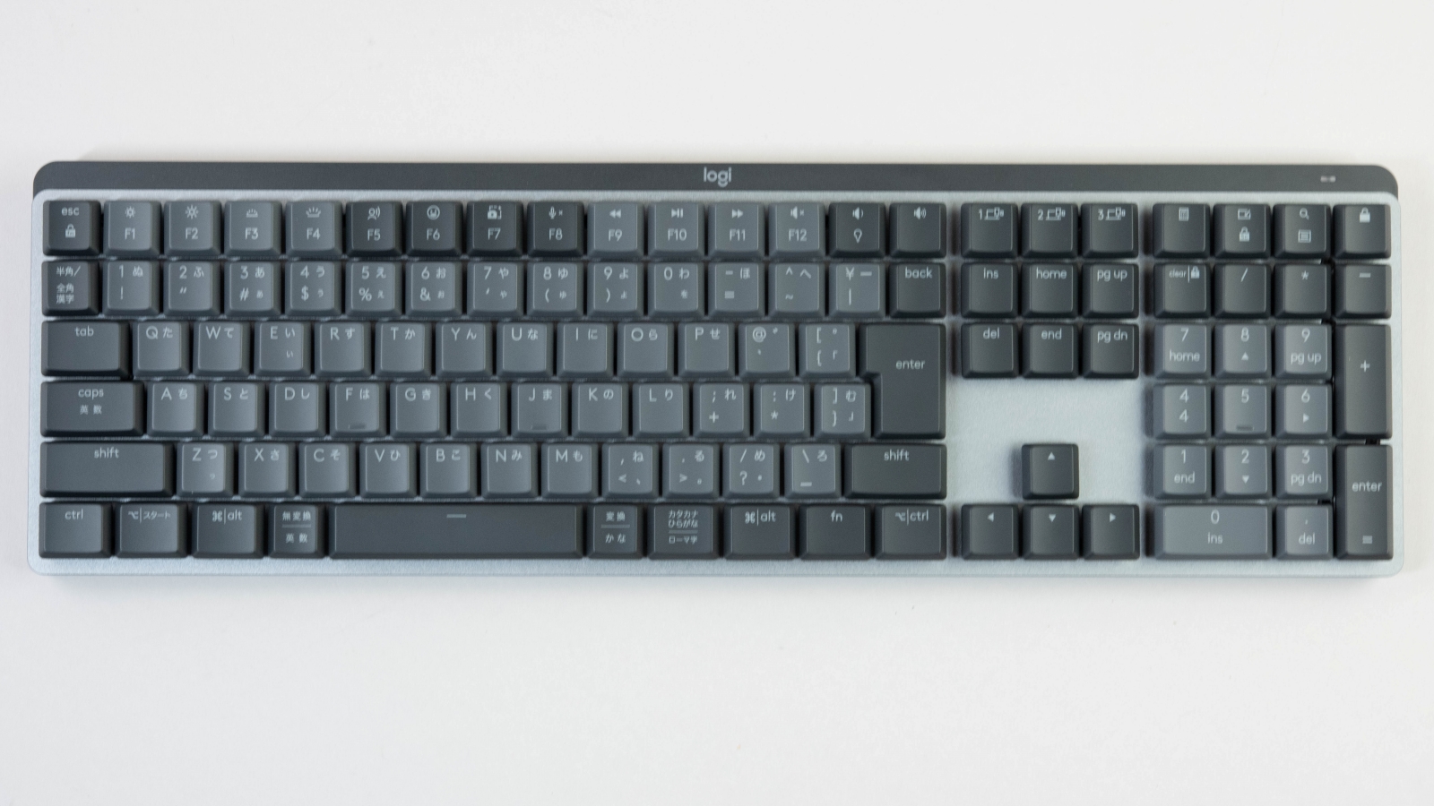 メカニカルキーボードとしては薄型の「MX MECHANICAL MINI」、打ち心地