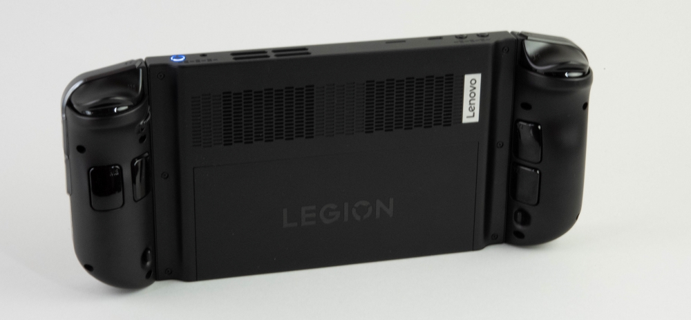 ポータブルなゲーミングPC「Legion Go」、普段使いでも魅力あり | 日経
