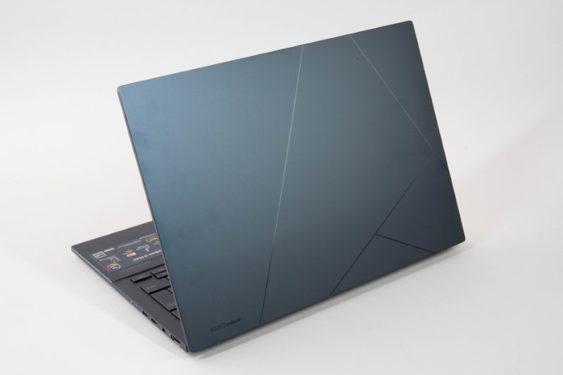 Core Ultra搭載Zenbook 14、最高に近いモバイルノートの驚異点と残念な点 | 日経クロステック（xTECH）