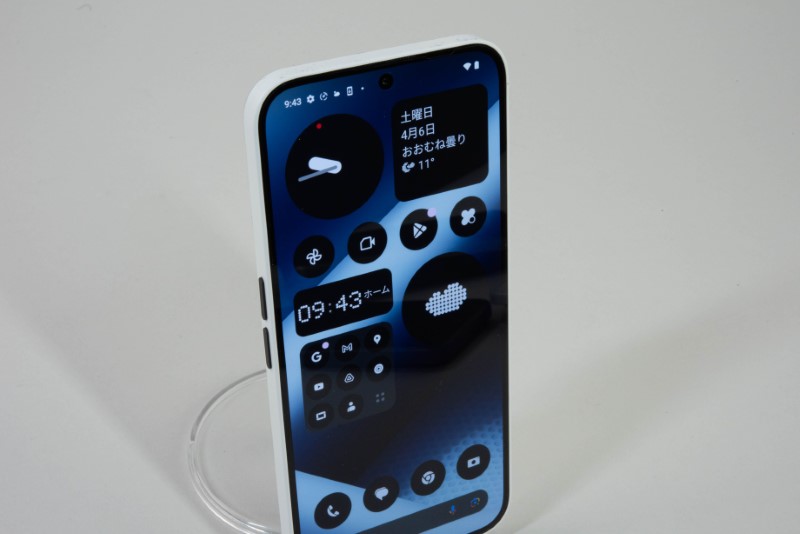 新品同様 Nothing phone 2A 独特で優れたデザインのNothing Phone（2a）、おサイフケータイ対応