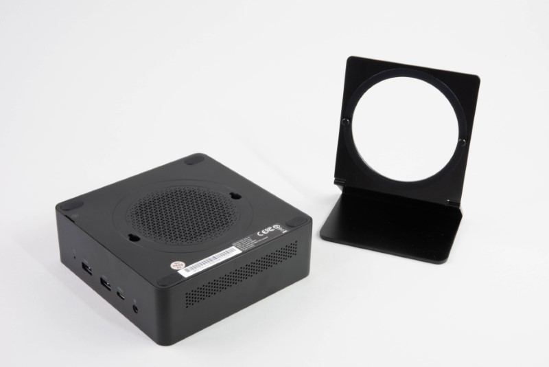 高性能ミニPC「AtomMan X7 Ti」、独自タッチスクリーンで14万円 高性能ミニPC「AtomMan X7 Ti」、独自タッチスクリーンで14万円