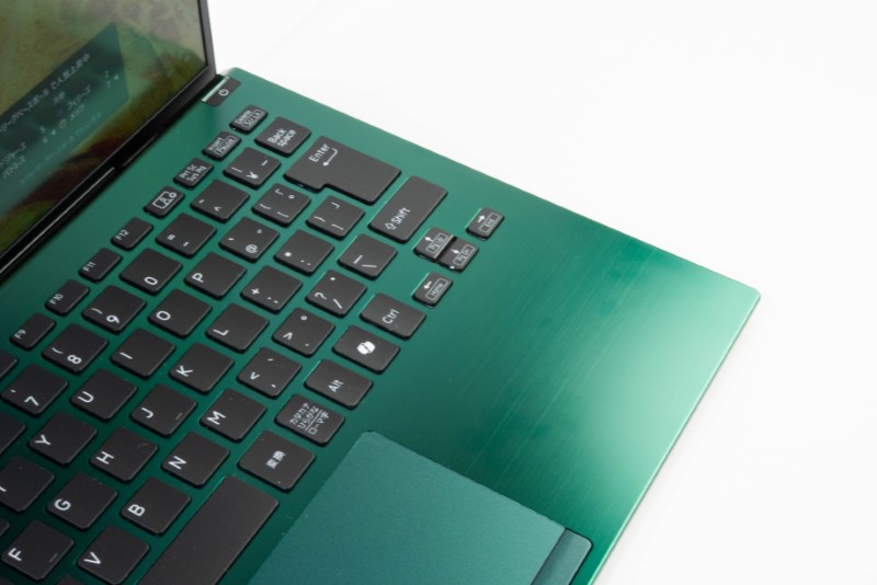 新登場の「VAIO SX14-R」、画面の縦横比が16対10になり変わらぬ魅力
