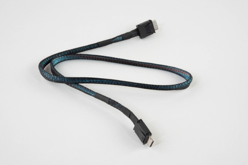 古いノートパソコンも性能アップ、外付けGPU「Minisforum MGA1」を試す