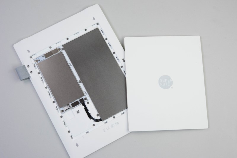デジタルノートの新モデル「Supernote Manta」、紙のような書き