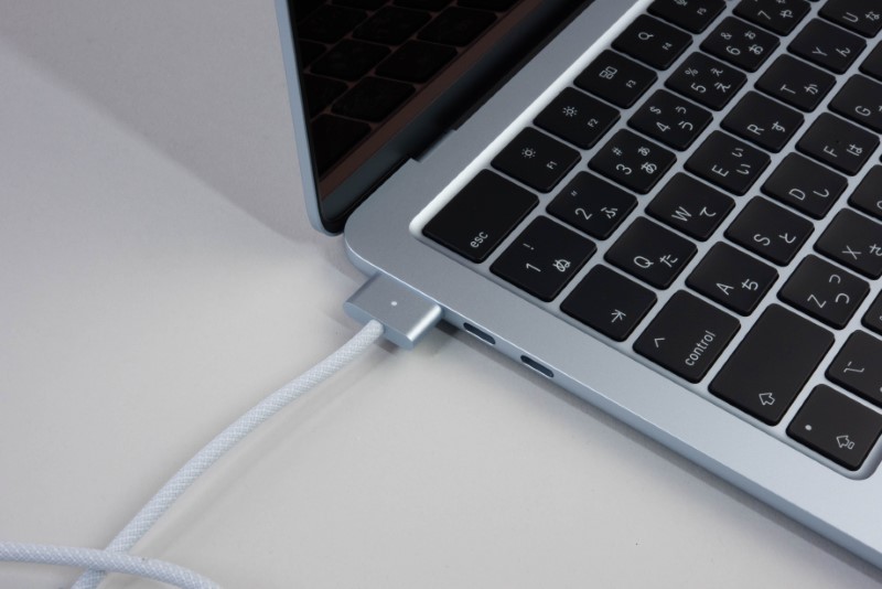 薄型モバイルの「MacBook Air M4」、拡張性は乏しいが高いコスパ（2
