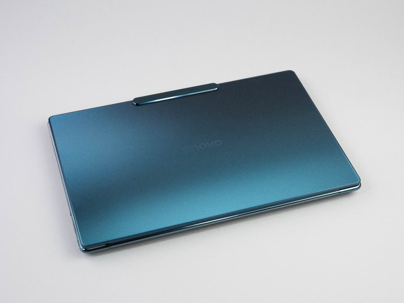 美しくコンパクトな14型ノート「Yoga Slim 9i Gen 10」、縁の細さに度肝を抜かれる