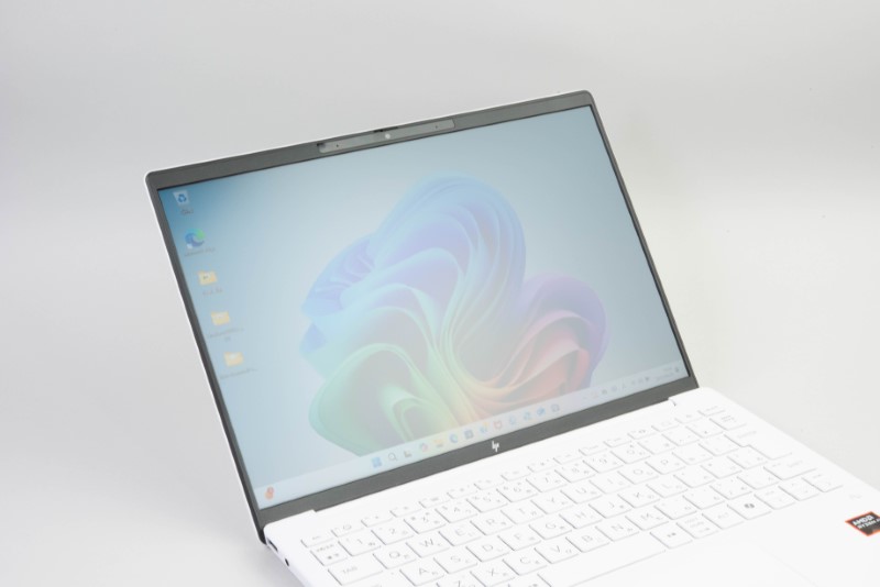 軽量モバイルノート「HP OmniBook 7 Aero 13-bg」、コスパが高く