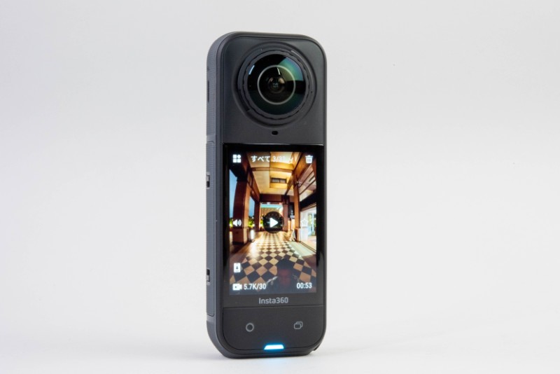 新型360度カメラ「Insta360 X5」、動画編集しやすく思い出を全部残せる