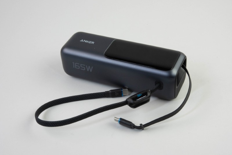 モバイルバッテリーや充電器のトレンドに変化、買うならケーブル内蔵
