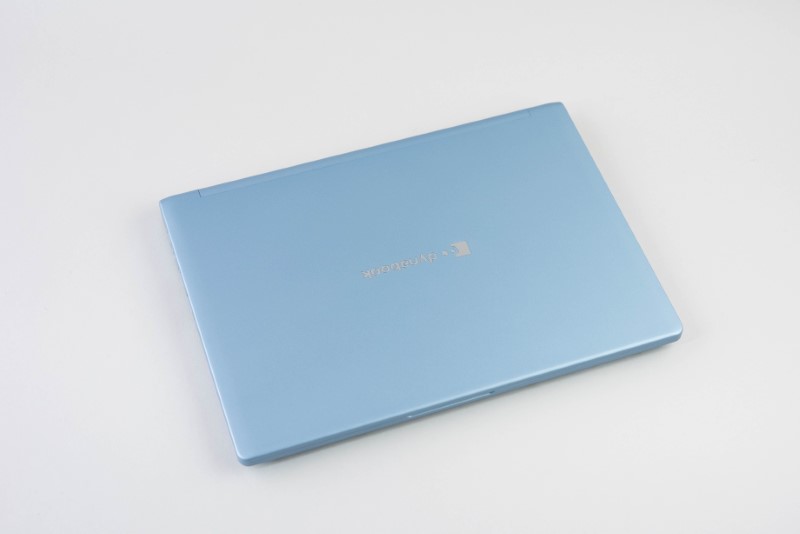 13.3型モバイルノート「dynabook G8」、新色の800グラム台で拡張性高い
