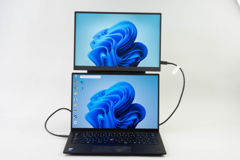 超軽量モバイルモニター「VAIO Vision+ 14」、ノートPCの上に置ける（2