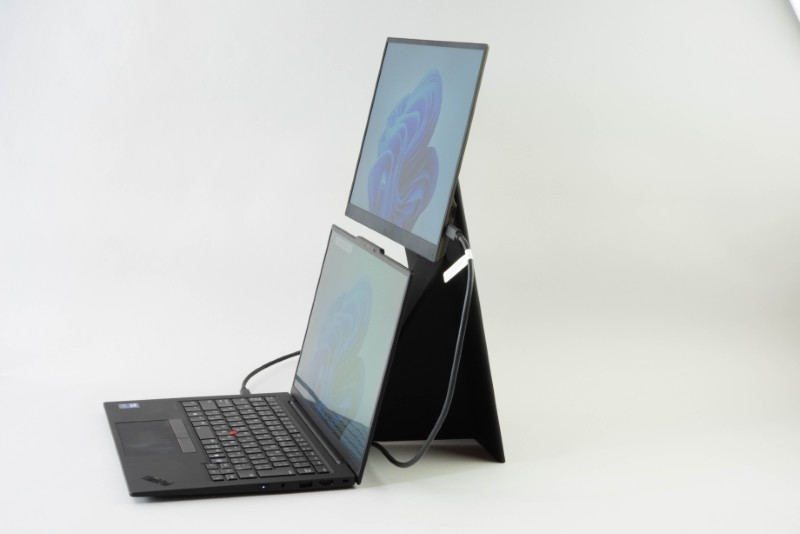 超軽量モバイルモニター「VAIO Vision+ 14」、ノートPCの上に置ける（2