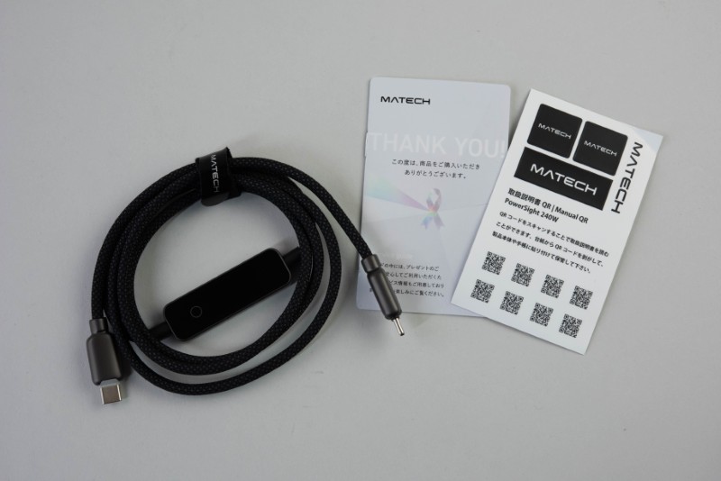 MATECHの液晶ディスプレー付き充電ケーブル、数字やグラフで刻々と表示