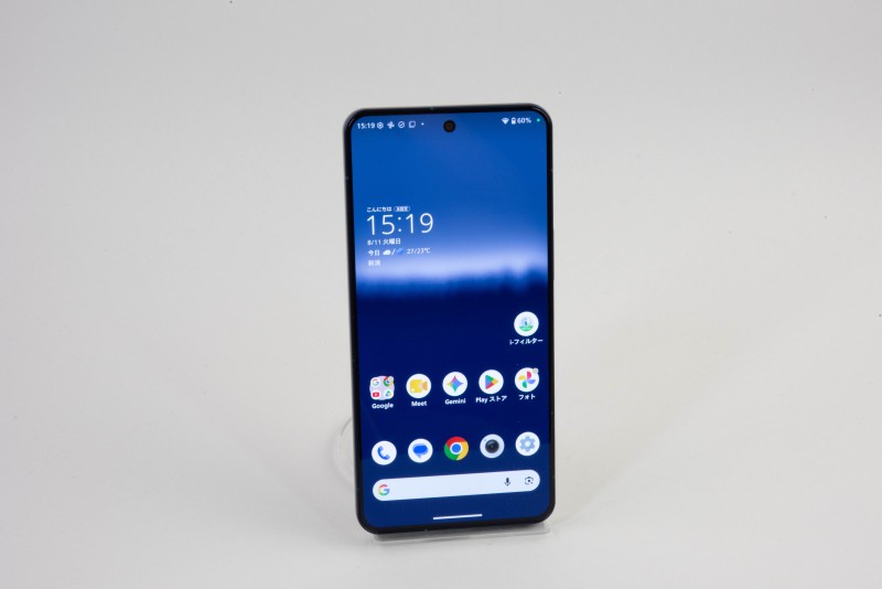 シャープ「AQUOS R11」、性能もカメラも十分だが悩ましさを感じる理由