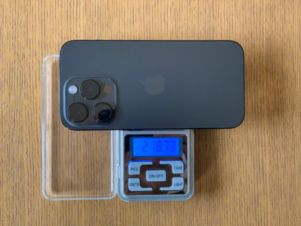 大画面6.7型の「iPhone 14 Plus」を体験、常識破りの軽さと駆動時間に