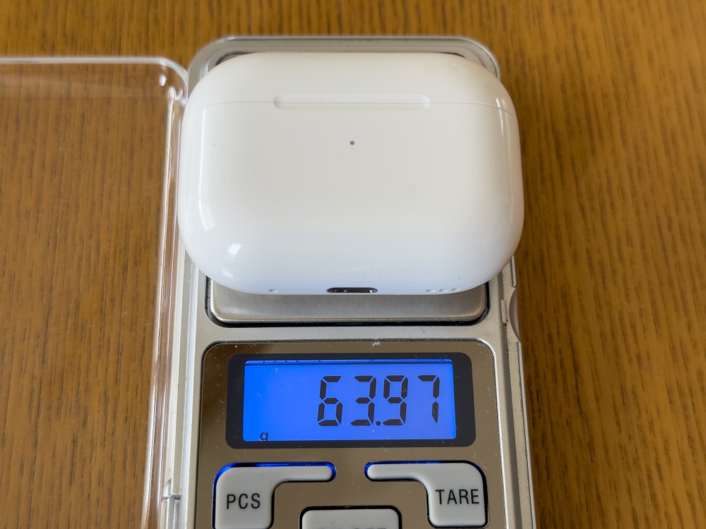 AirPods 4」は開放型の軽さとノイキャンを両立、歴代モデルとの違いを