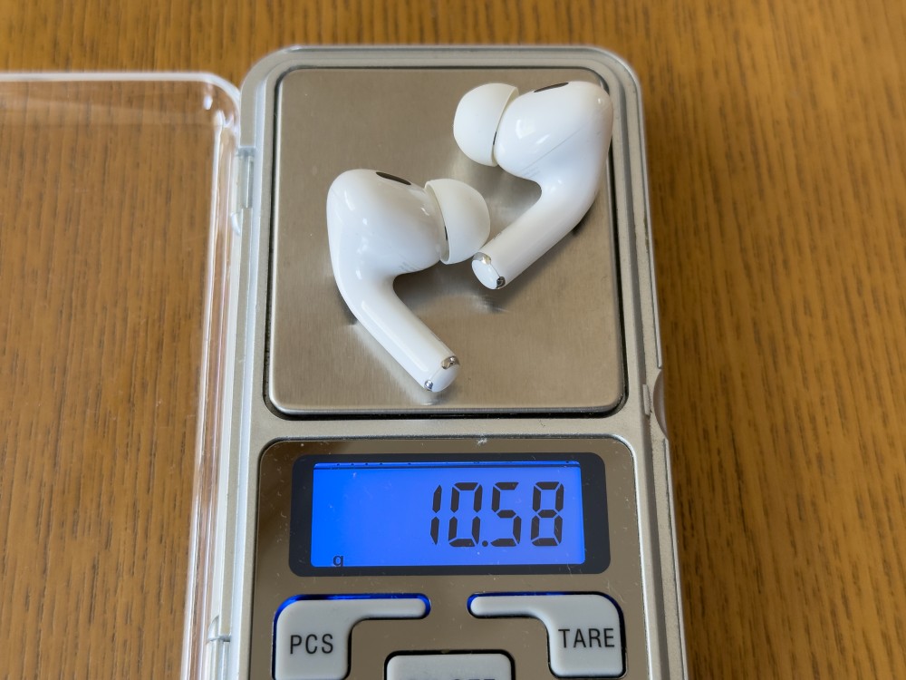 AirPods 4」は開放型の軽さとノイキャンを両立、歴代モデルとの違いを