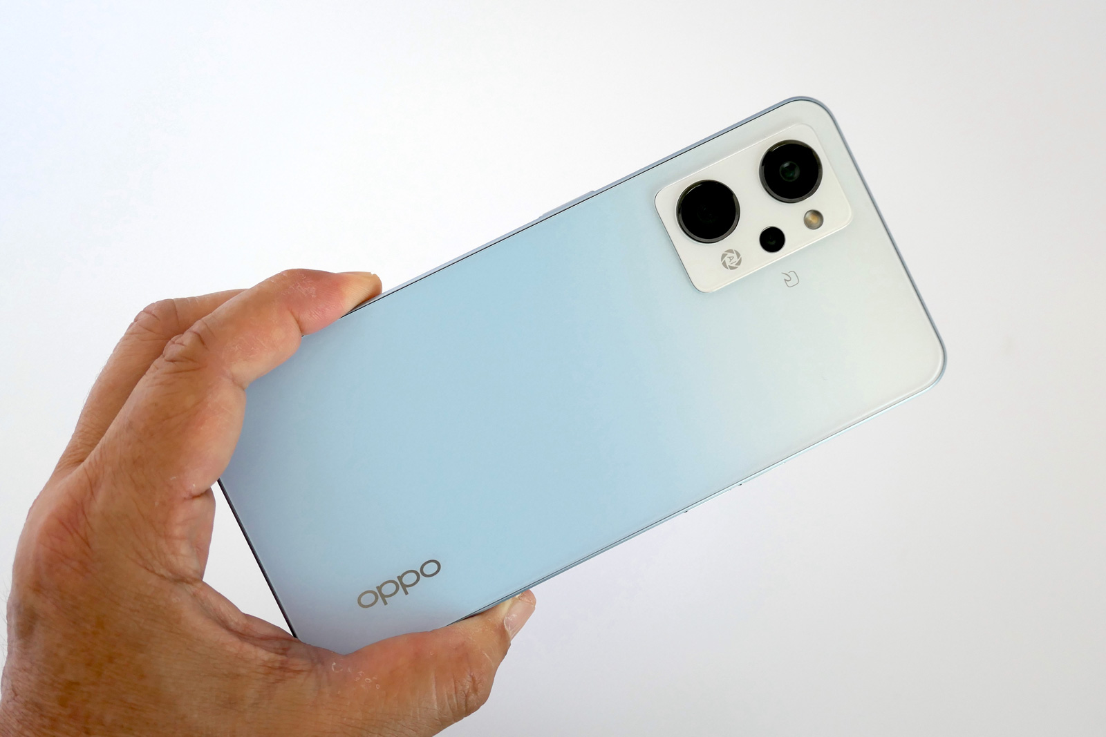 人気シリーズの最新モデル「OPPO Reno7 A」、高評価でも筆者が感じた3 