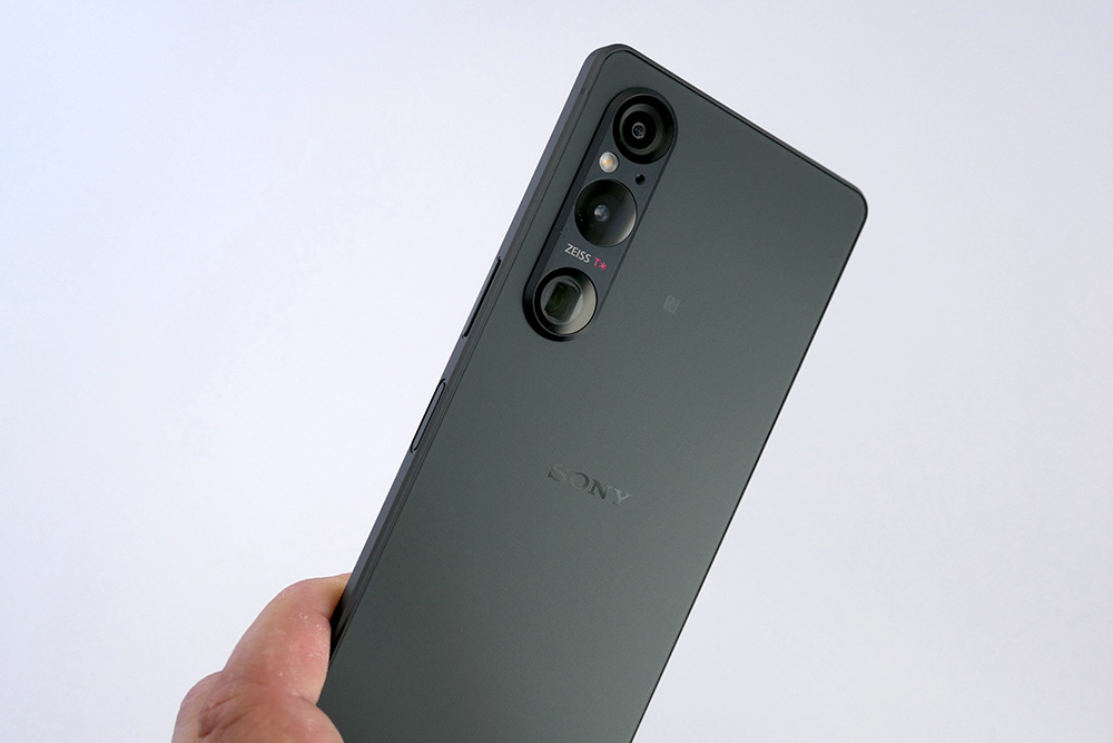Xperia 1 V」のソニー直販モデル、上質求めるユーザーを満足させ Xperia 1 V」のソニー直販モデル、上質求めるユーザーを満足させ