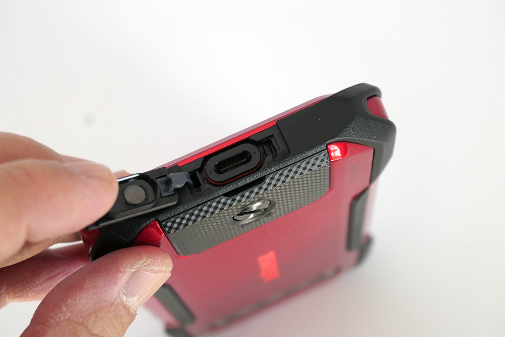 TORQUE G06スマートフォン 本体 レッド＋電池パック＋充電器 au限定】TORQUE(R) G06 バッテリー充電器（R23P004K）/KYOCERA（京セラ