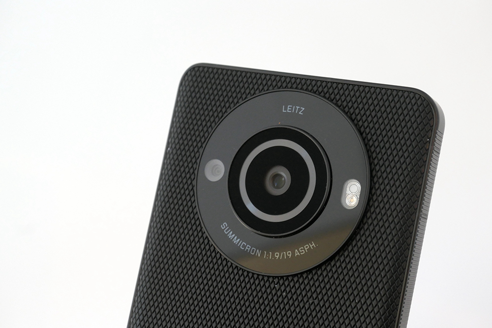 もはや高級コンデジ、写真を撮ることが楽しくなるスマホ「Leitz Phone