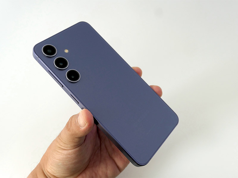 25万円のサムスン「Galaxy Z Fold4」、スマホとタブレットの2役 25万円のサムスン「Galaxy Z Fold4」、スマホとタブレットの2役