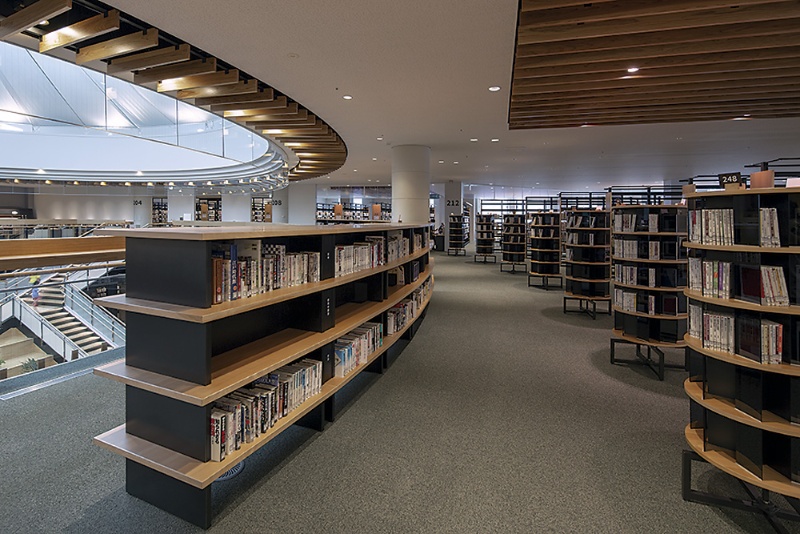 地方都市の図書館がすごいことになっている 日経クロステック Xtech 地方都市の図書館がすごいことになっている 日経クロステック Xtech