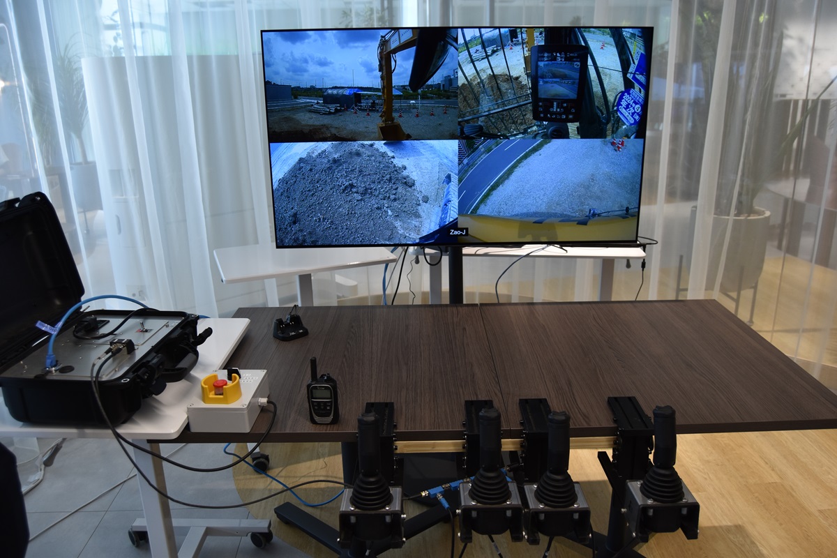 NTTコムなどが建機の遠隔操縦を一括提供、どこでも通信環境構築 | 日経