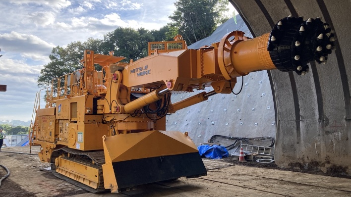 安藤ハザマが山岳トンネルで自動掘削機の現場実証、機械掘削の全期間